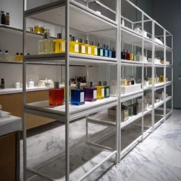 在北展拍完玫瑰花園，聽說俄優(yōu)品是北京最大的俄羅斯商品超市，里面的俄羅斯商品最全