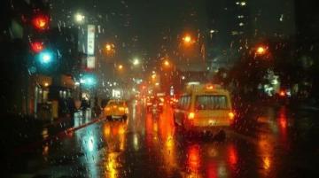 無錫交警深夜查酒駕發(fā)現(xiàn)吃草流浪漢，溫情救助傳遞人間大愛