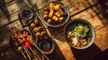 誰(shuí)說(shuō)麗江是美食荒漠，我一天三頓不重樣,看九九在麗江一天到底吃什么？粑粑啦
