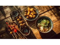 誰(shuí)說(shuō)麗江是美食荒漠，我一天三頓不重樣,看九九在麗江一天到底吃什么？粑粑啦