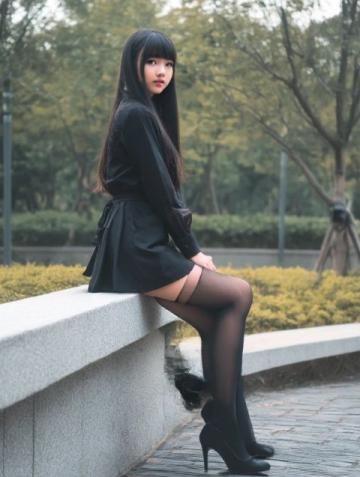 廣州女子誤踩油門撞塌祠堂，賠償爭議引發(fā)網(wǎng)友熱議