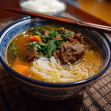 滋補(bǔ)美食 | 匯集精華的牛腩面制作詳解及養(yǎng)生功效