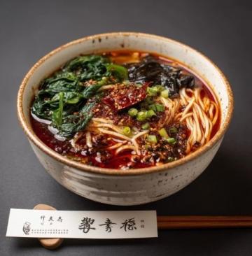 通心粉亦稱通心面，在國(guó)外已是極普通的面制品之一，我國(guó)上海、廣州、天津等地也有少量