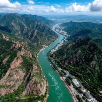 邯鄲是中國(guó)河北省的一個(gè)歷史文化名城，以其悠久的歷史和豐富的文化遺產(chǎn)而聞名