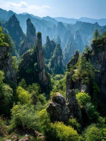 湖北10大必去旅游景點推薦，涵蓋景點特色、美食、住宿及交通方案（含地鐵/公交）