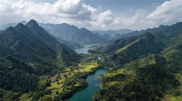 探索壯麗山河，穿梭喧囂世間與現(xiàn)代都市綠洲