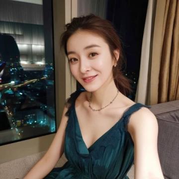 李晨甜蜜分享浪漫美食食譜，泡菜銀耳燕窩羹滋補美味