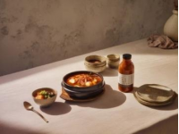探尋韓國餐桌上的秘密——魚露調(diào)味品的文化魅力及其在美食中的應(yīng)用