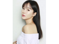 劉濤年薪150萬加盟阿里首秀翻車，直播賣蝦遭瘋搶！