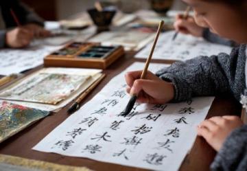 利用漢語常識(shí)和詞源學(xué)學(xué)習(xí)英語語法更高效