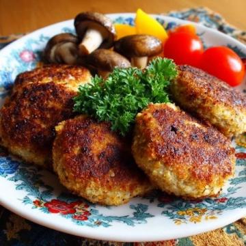 熟雞肉制作雞肉丸的營養(yǎng)價(jià)值(雞肉丸的營養(yǎng)價(jià)值與絕密做法)