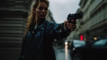 浙江海鹽：女子訂外賣迎來全副武裝特警送達(dá)