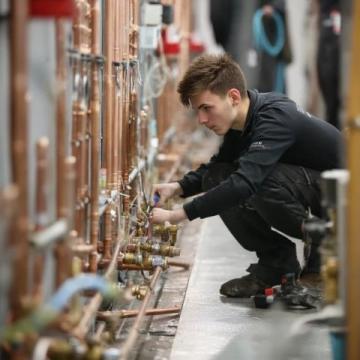 電工操作技能，電工就業(yè)前景如何？未來發(fā)展會怎樣？