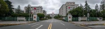 中山開發(fā)區(qū)小區(qū)門口設(shè)停車費閘口引發(fā)爭議，官方回應(yīng)將拆除收費設(shè)備
