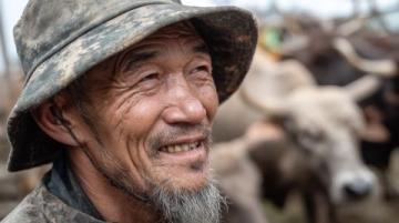 河北廊坊，男子獻(xiàn)血8次，卻在急用血時(shí)被告知獻(xiàn)血證過(guò)期，不能優(yōu)先用血！男子不能