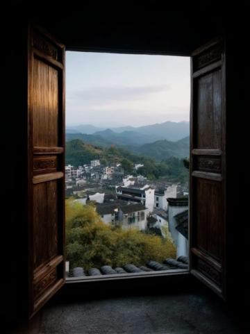 績溪，這座鑲嵌在皖南山區(qū)的千年古城，是徽州文化的重要發(fā)源地