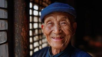 河北廊坊，男子獻(xiàn)血8次，卻在急用血時(shí)被告知獻(xiàn)血證過(guò)期，不能優(yōu)先用血！男子不能