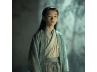 因?yàn)槭废嬖频哪樕戏噶诵影甙_，于是有了治療藥物薔薇硝出場(chǎng)，但是被茉莉粉