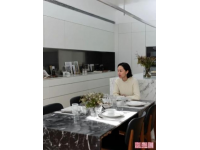 聚餐中賀峻霖突感不適，劉曉慶果斷處理