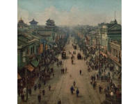 某市，一個(gè)游客去旅游，聽(tīng)聞長(zhǎng)街宴口碑很好，因此便買了票前去享用