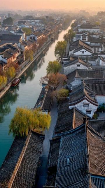 逛逛聊城米市街，它的名字與運(yùn)河同生共濟(jì)，因?yàn)橛辛诉\(yùn)河，就有了漕運(yùn)