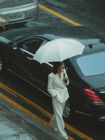 擁有深藍(lán)S07后，上午參加朋友婚禮，開(kāi)個(gè)婚車(chē)