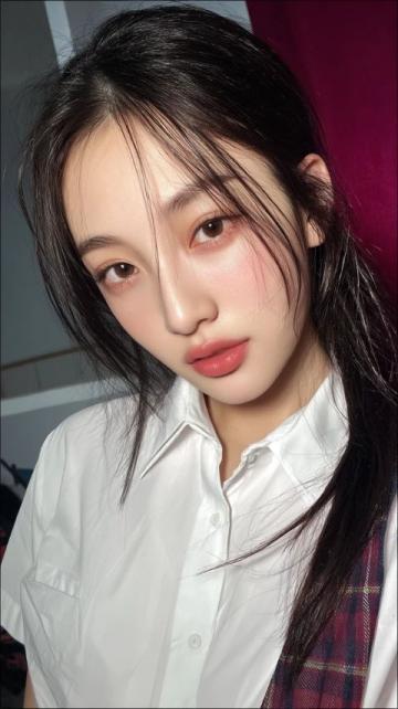 瑾汐二姐惡作劇：真的把雞蛋在妹妹頭上碰碎了！