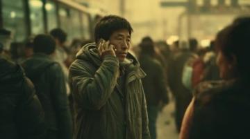 流浪漢撿錢上交警局暖心感動中國