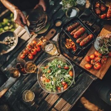 精彩戶(hù)外美食盛宴：與好友共享美味佳肴與歡樂(lè)時(shí)光