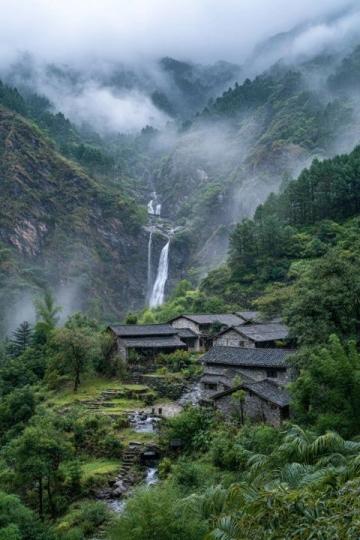 湘西芙蓉鎮(zhèn)：瀑布之巔的古韻魅力夜游體驗