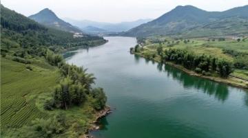 濃濃的茶香、絢爛的秋色、靜謐的湖光，開化景區(qū)有著一絲仙氣。