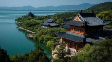 惠州之游即興詩(shī)：四月西湖如畫(huà)，古塔見(jiàn)證歲月#惠州旅游# #詩(shī)歌欣賞#
