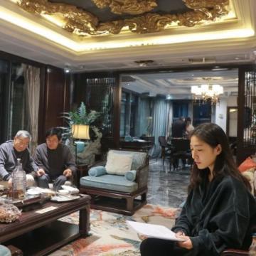 真愛無阻：玫瑰姐姐與朋友探訪劉總的全新研發(fā)工作室