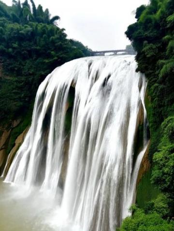 以下是云南最值得一游的景點(diǎn)推薦，結(jié)合最新旅游資訊整理