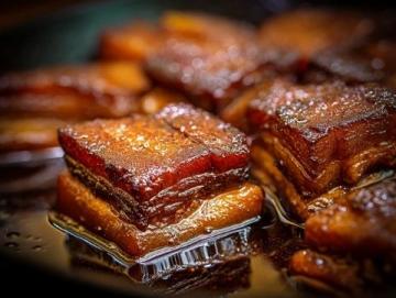 阿賓教你如何制作口水流的脆皮乳鴿"; "妙齡脆皮乳鴿的制作方法(超詳細)