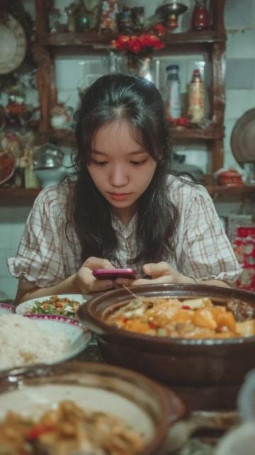韓國游客大飽口福后深刻反思：美食盛宴中的節(jié)制之道