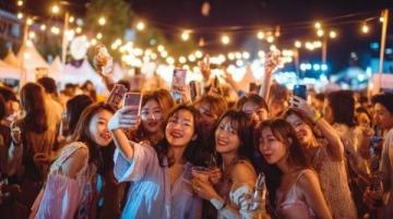 白云廣場夜市盛大開業(yè)，美食狂歡，必打卡的網(wǎng)紅地標！