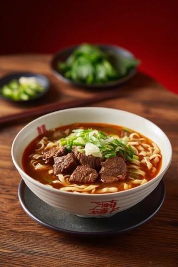 林清教你做刀削牛肉面：關鍵在于面條彈牙、湯汁醇厚、牛肉酥嫩