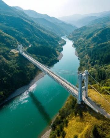 以下是云南最值得一游的景點(diǎn)推薦，結(jié)合最新旅游資訊整理