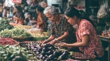 云南集市里的鄉(xiāng)愁美食與山野風味