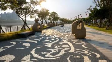 夏日午后的幻覺(jué)：張解放眼中的扭曲柏油路
