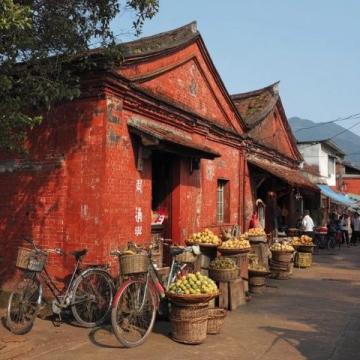 騎行日記：褲子港旁南通小耳海,中午熱鬧人山人海。
