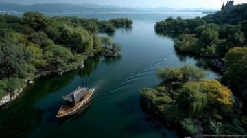 體驗(yàn)五一假期南京旅游魅力：融合歷史、美食與現(xiàn)代生活