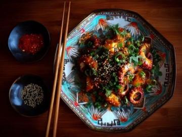 簡(jiǎn)單又美味:冬日必備章魚丁炒飯做法詳解
