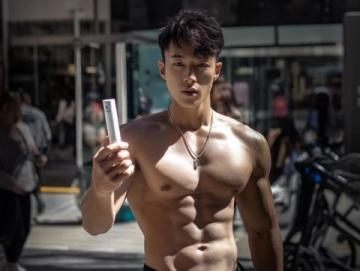 揭秘！腹肌達(dá)人曝肥娟隱藏技能，曾是縫紉高手令人驚訝