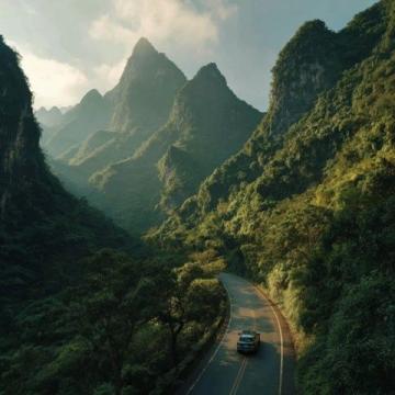 家人們，今天我要給大家?guī)?lái)一份超棒的貴陽(yáng)旅行攻略！貴陽(yáng)可是有著山中有城