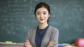 北大師資風(fēng)采：課堂上的知識(shí)傳遞者