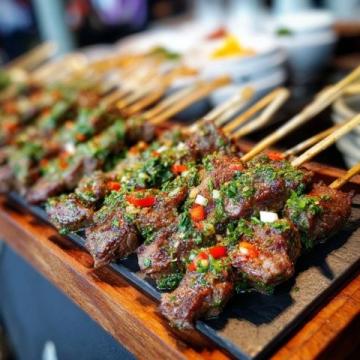 探秘新密美食夜市：文昌大公雞與炭火羊排的魅力
