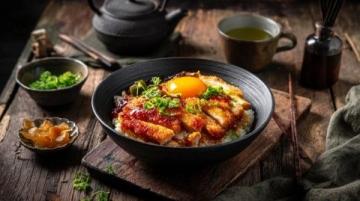 西北政法大學(xué)舌尖上的“西崔國際”：美味餛飩與炸雞飯推薦