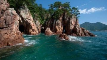 平山清風峽,人少景美，沒有過多雕飾的原生態(tài)山谷。因地勢生態(tài)原因，空氣十分清新